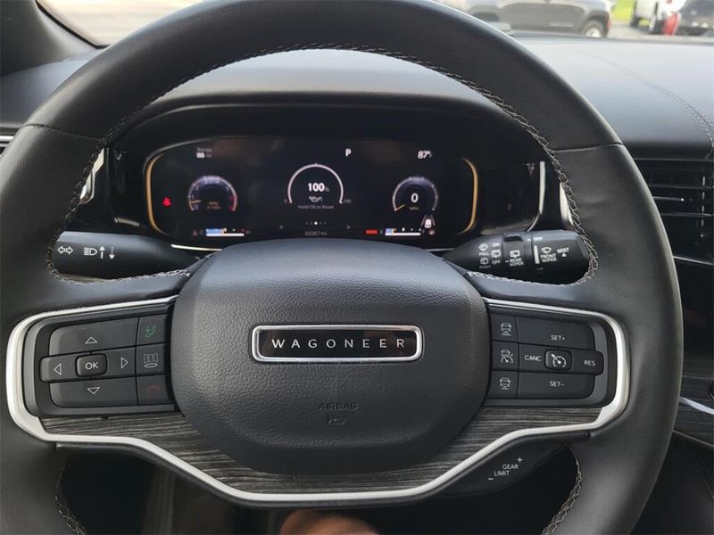 2022 Jeep Wagoneer Series IIIImage 13