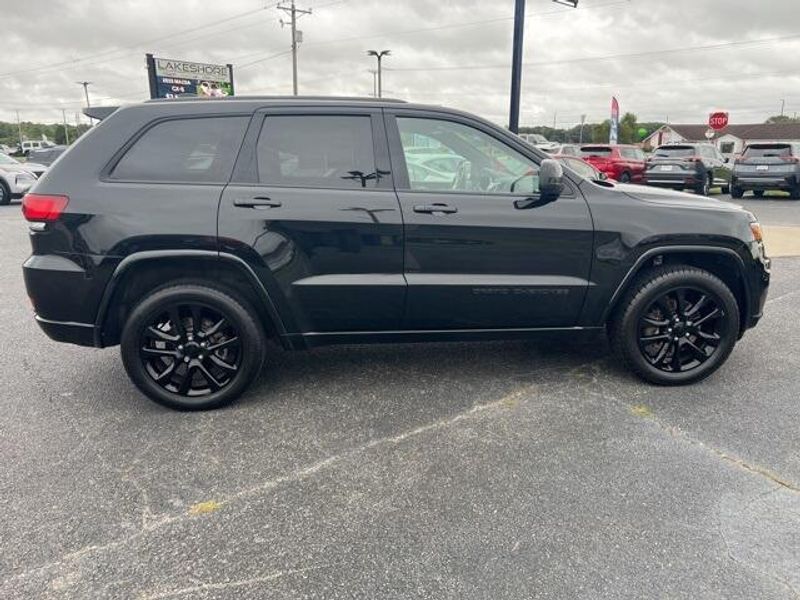 2021 Jeep Grand Cherokee Laredo XImage 9