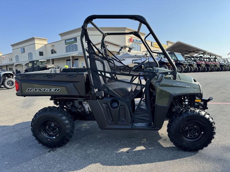 2025 POLARIS RANGER 570 FULLSIZE SAGE GREEN in a SAGE GREEN exterior color. Family PowerSports (877) 886-1997 familypowersports.com 