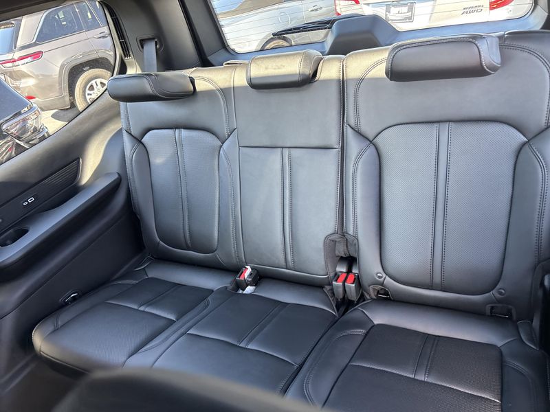 2026 Jeep Grand Wagoneer Limited Altitude 4x4Image 26