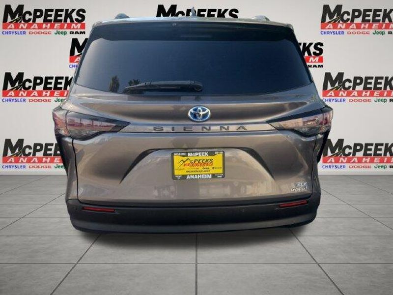 Used 2023 Toyota Sienna XLEImage 4