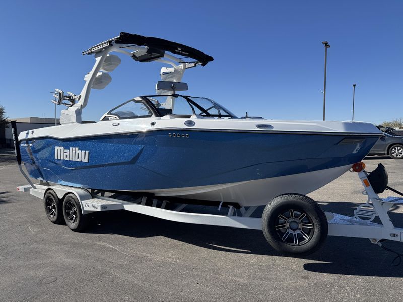 2025 MALIBU WAKESETTER 25 LSV Image 5