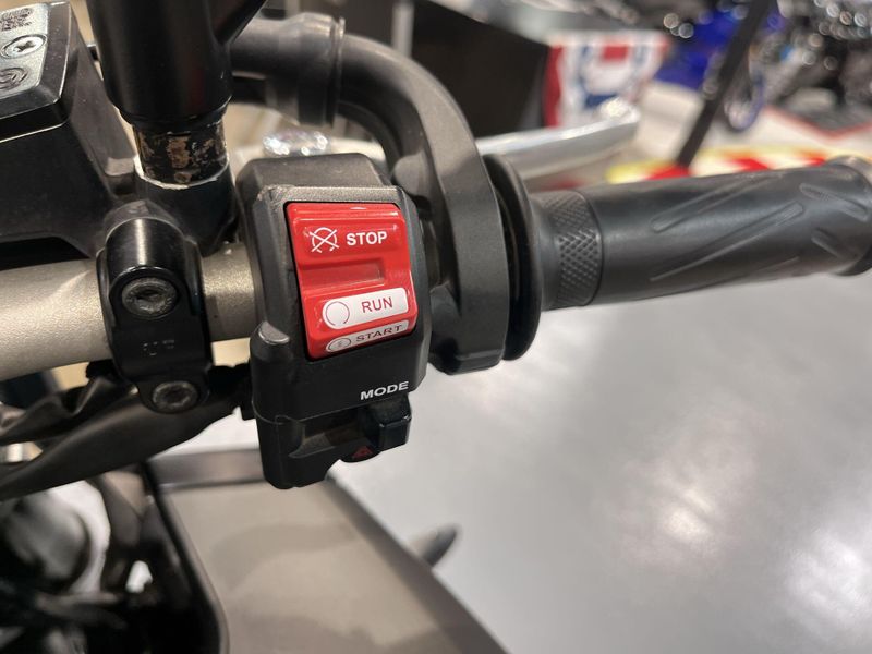 Used 2019 Yamaha MT-10 CA Image 22