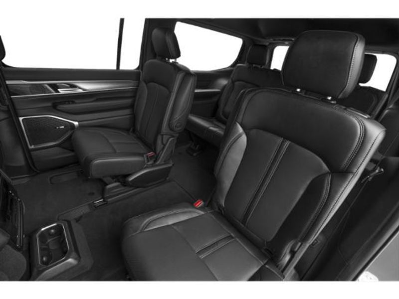 2026 Jeep Grand Wagoneer Summit Reserve 4x4Image 12