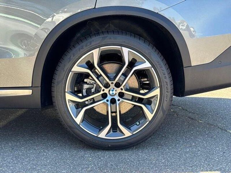 New 2026 BMW X5 sDrive40iImage 14