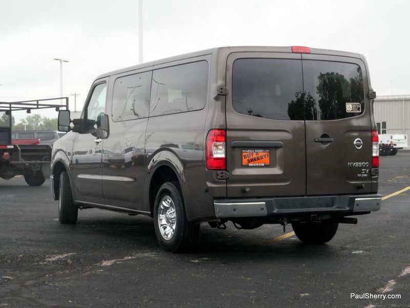 2017 Nissan NV Passenger NV3500 HD SVImage 30