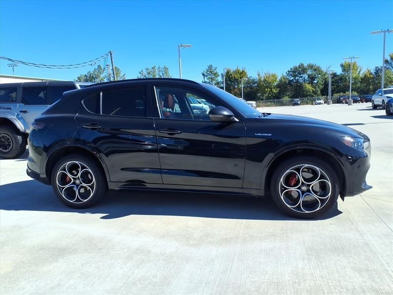 Used 2024 Alfa Romeo Stelvio VeloceImage 12