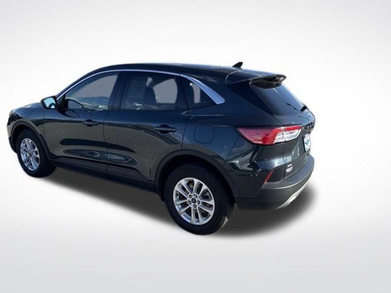 2022 Ford Escape SE photo 3