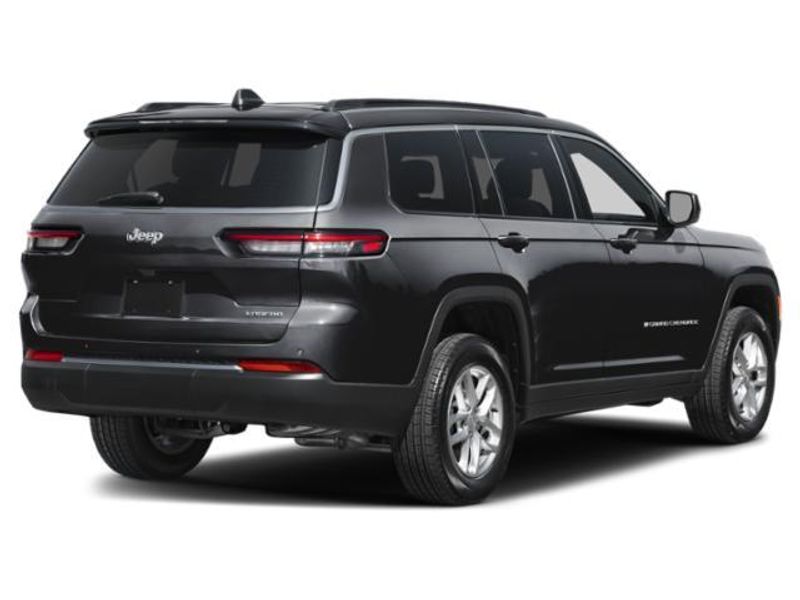 New 2027 Jeep Grand Cherokee Limited ReserveImage 3