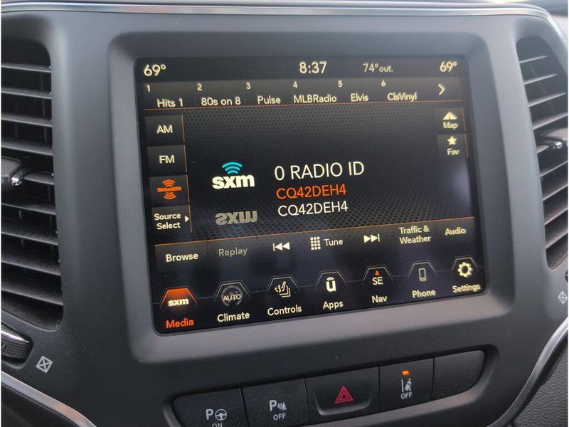 2023 Jeep Cherokee Altitude LuxImage 14