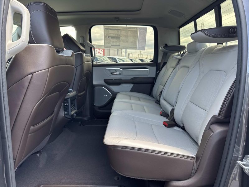 New 2026 RAM 1500 Laramie Crew Cab 4x4 6'4' Box