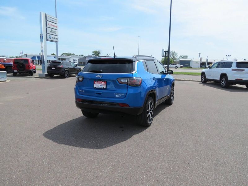 Used 2025 Jeep Compass Limited 4x4 4dr SUVImage 6