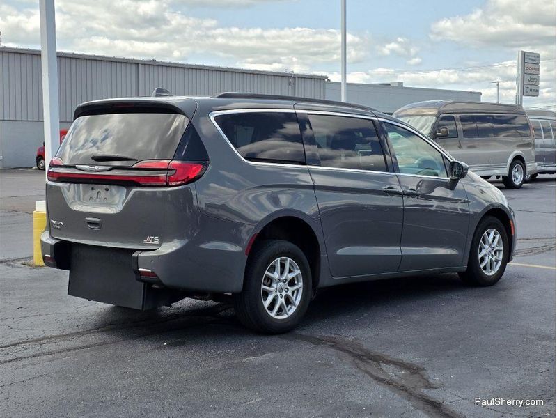 Used 2022 Chrysler Pacifica Touring L