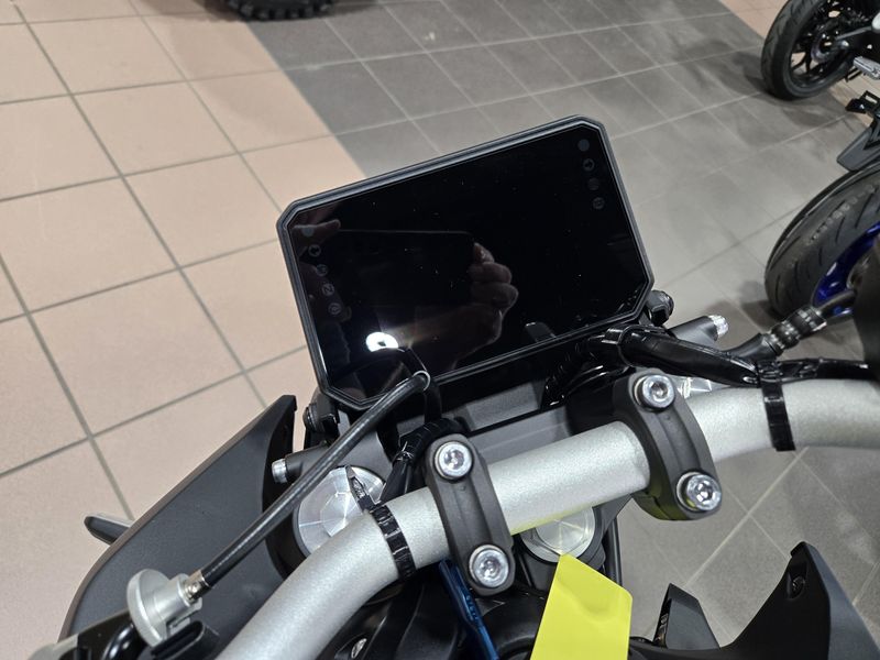 2025 Yamaha MT07 MATTE CHARCOAL BLACK Image 10