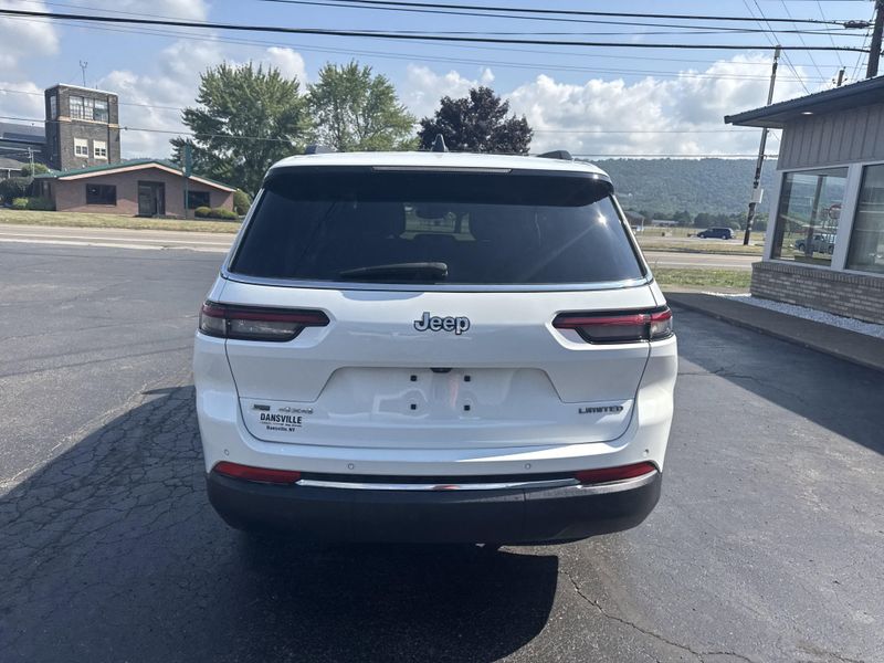 2022 Jeep Grand Cherokee Limited photo 7