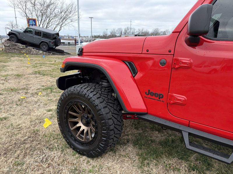New 2026 Jeep Gladiator Sport S 4x4Image 14