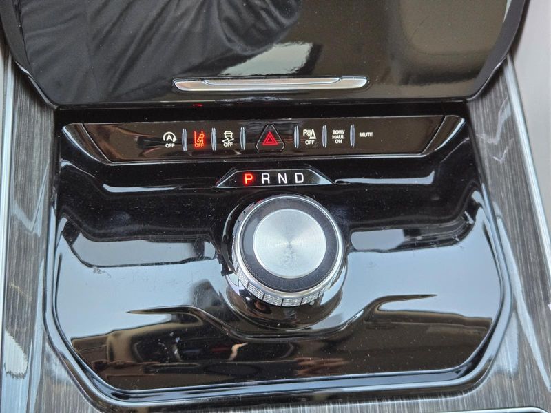 2022 Jeep Wagoneer Series II 4x2