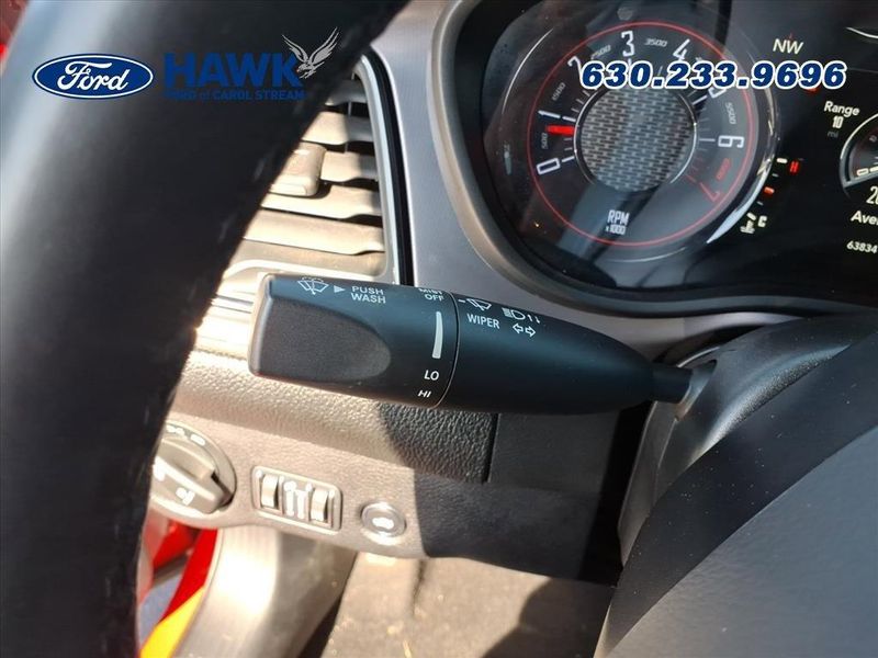 2019 Dodge Challenger SXT photo 18