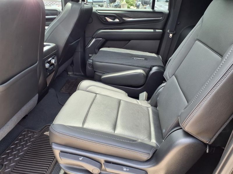 2021 GMC Yukon XL DenaliImage 12