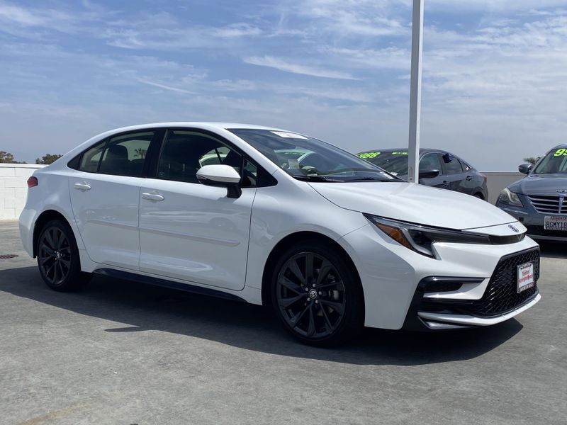 2024 Toyota Corolla SEImage 2