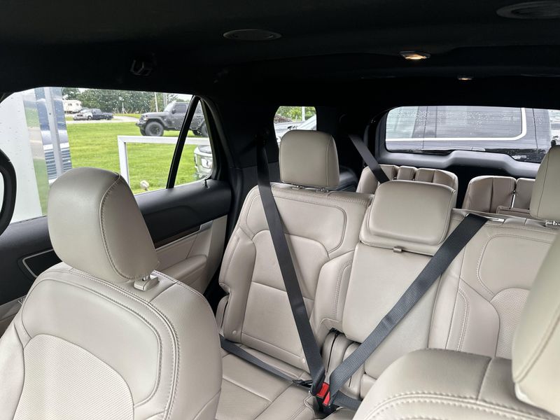 Used 2019 Ford Explorer LimitedImage 28