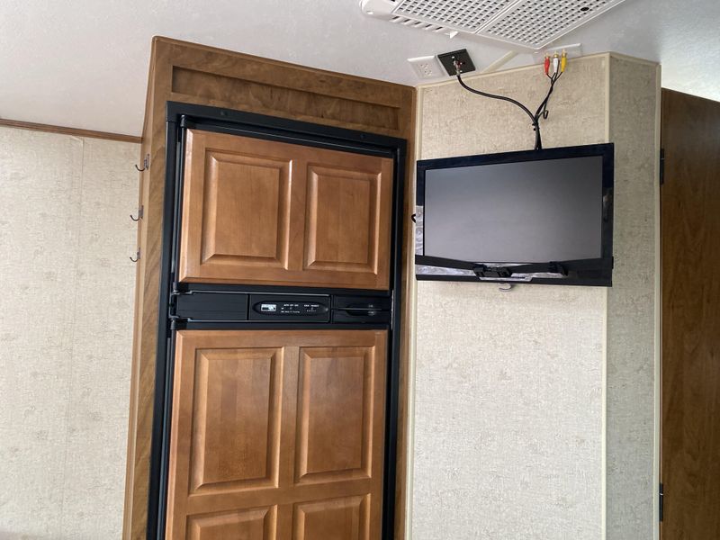 Used 2014 OUTDOORS RV CREEKSIDE 20FQ Image 12