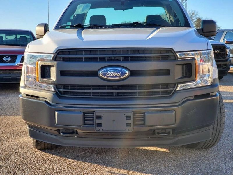 2019 Ford F-150  in a WHITE exterior color. Johnson Dodge 601-693-6343 pixelmotiondemo.com 