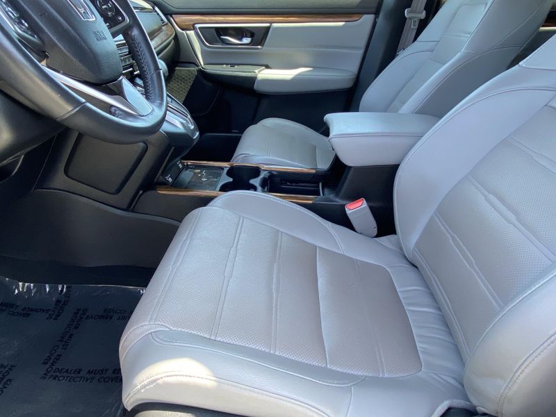 2022 Honda CR-V TouringImage 18