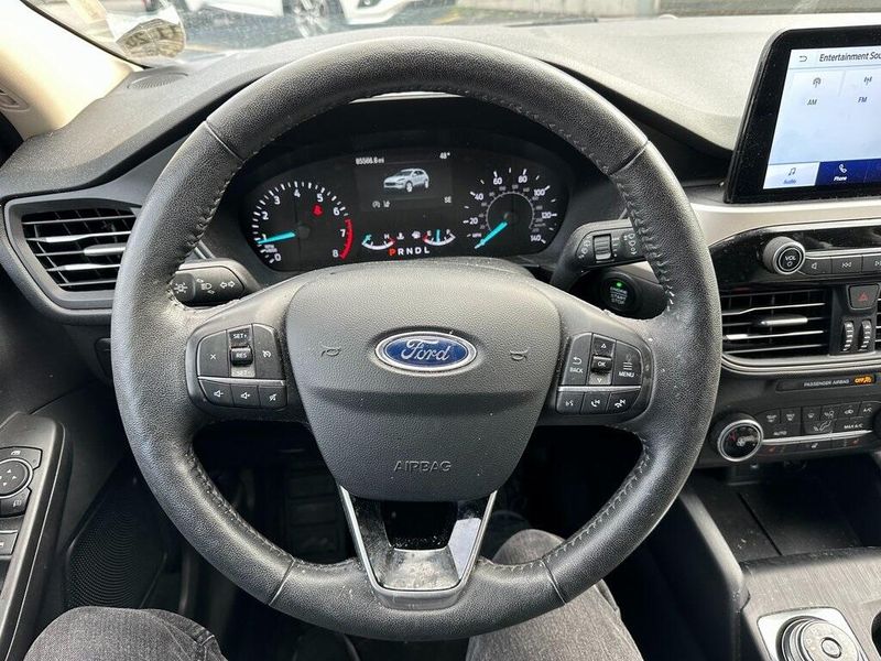 2020 Ford Escape SELImage 2