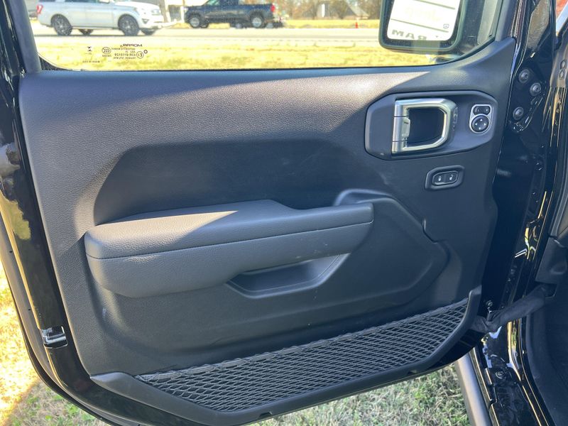 New 2026 Jeep Wrangler 4-door RubiconImage 13