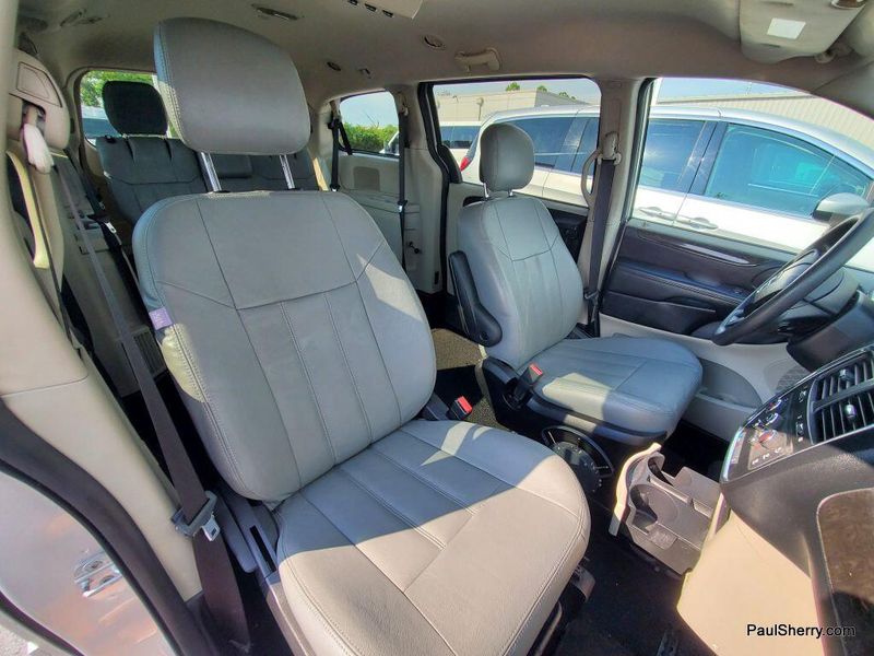 Used 2012 Dodge Grand Caravan SXTImage 28