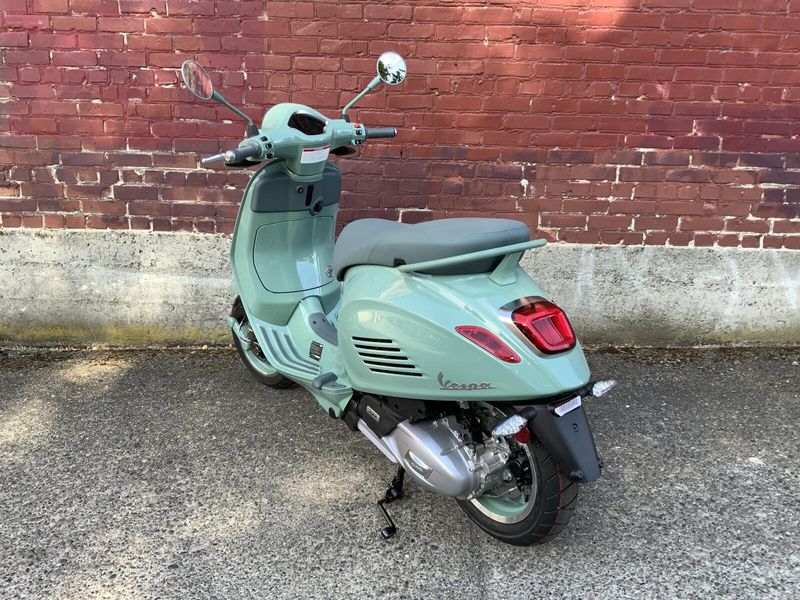 New 2027 Vespa PRIMAVERA 150 80TH ANNIVERSARY 