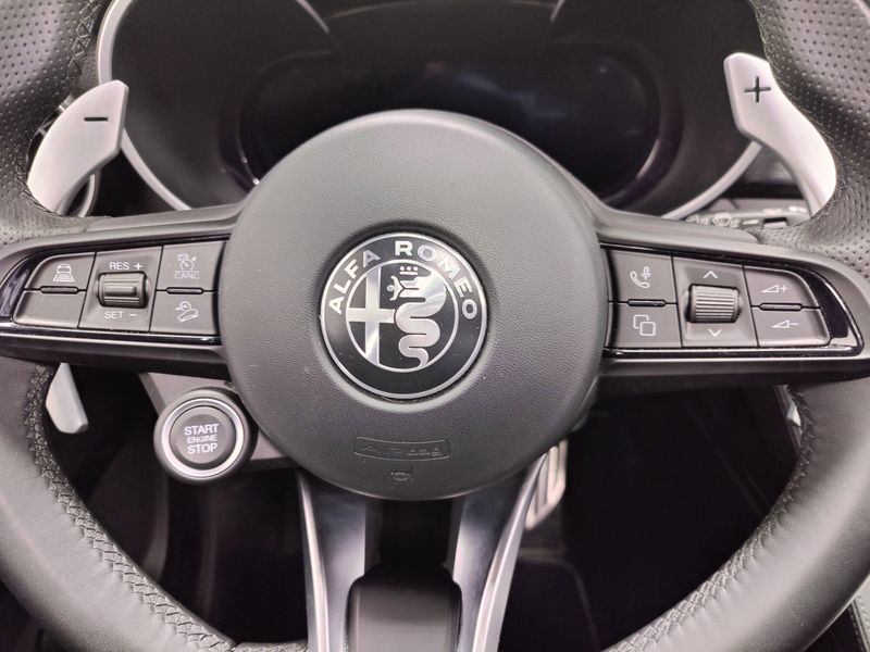 2024 Alfa Romeo Stelvio Sprint Q4 AWD w/Sunroof/Wheel PkgImage 30
