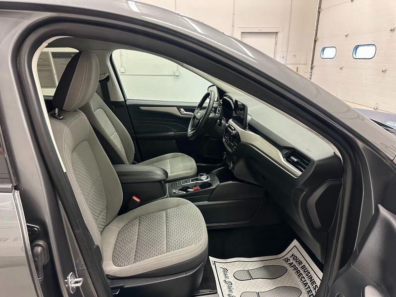 2021 Ford Escape SEImage 26