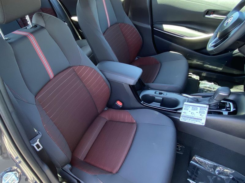 New 2025 Toyota Corolla SEImage 11