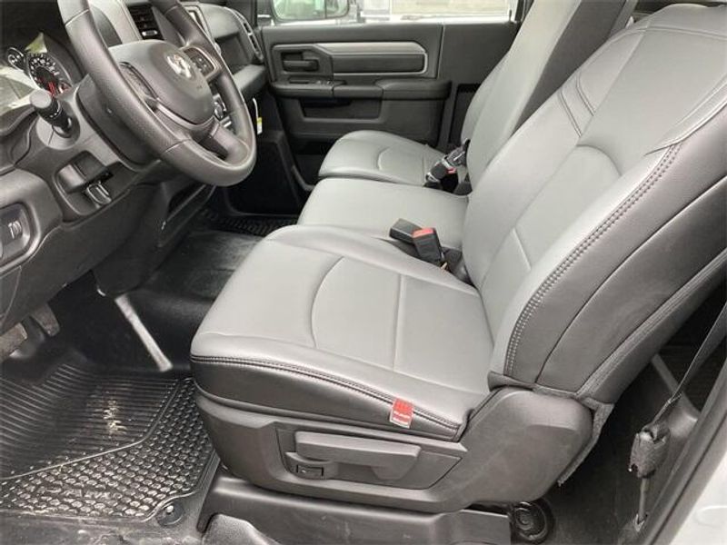 2022 RAM 2500 Tradesman Regular Cab 4x4 8