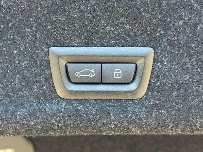 Used 2025 BMW 3 Series 330iImage 17