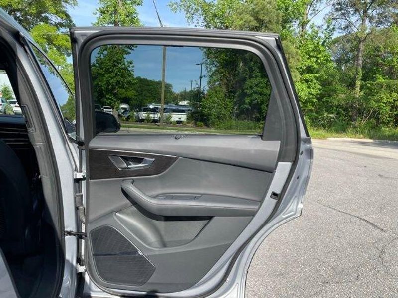2021 Audi Q7 Premium Plus