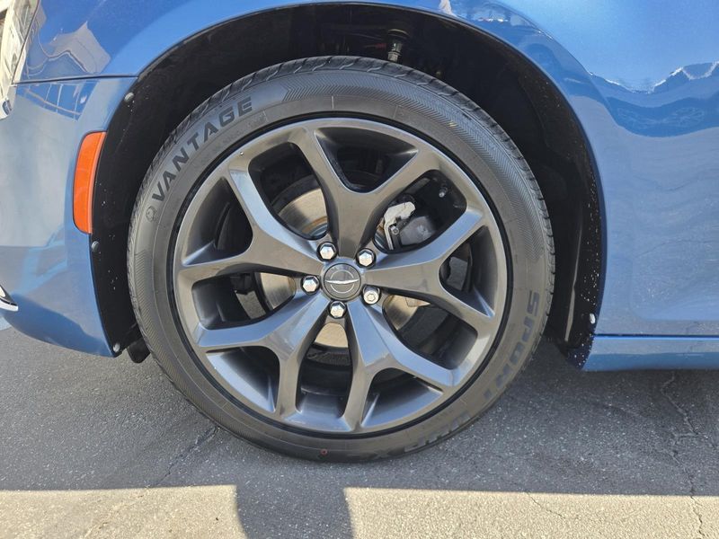 Used 2021 Chrysler 300 Touring RWD