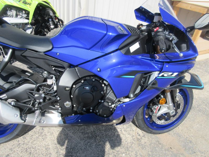 NEW 2026 YAMAHA YZF-R1 Image 9