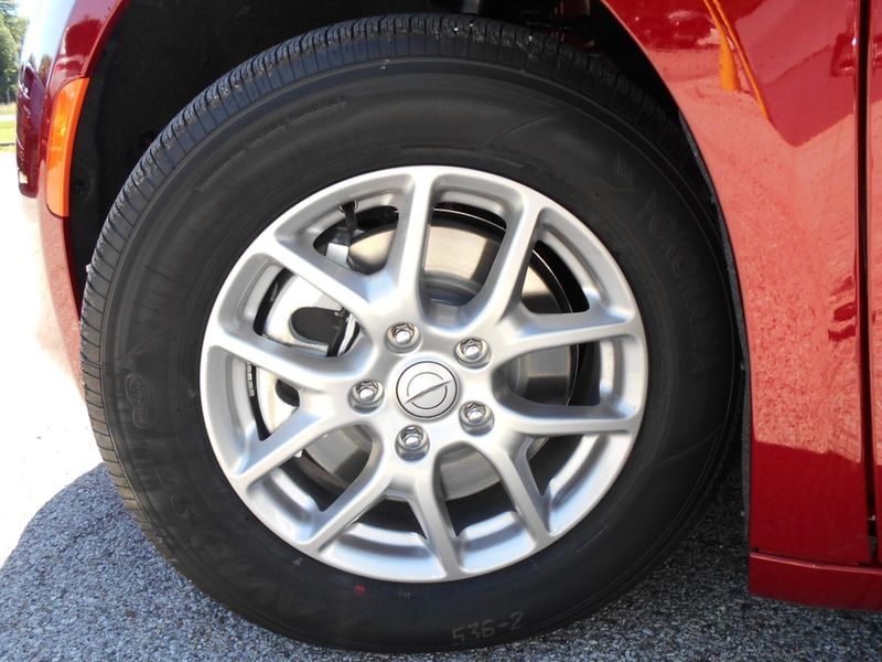 New 2025 Chrysler Voyager LxImage 11