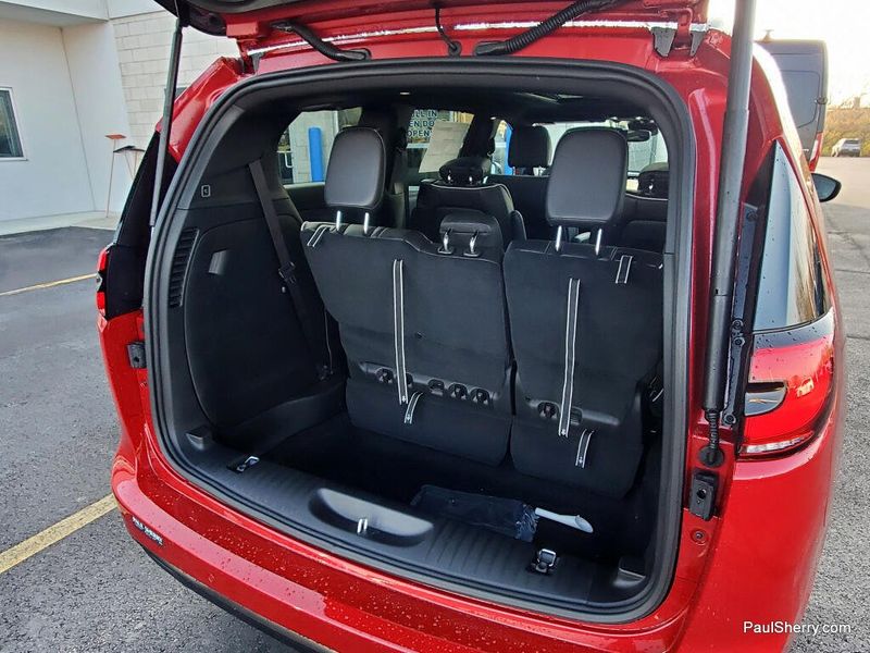 New 2026 Chrysler Pacifica Limited