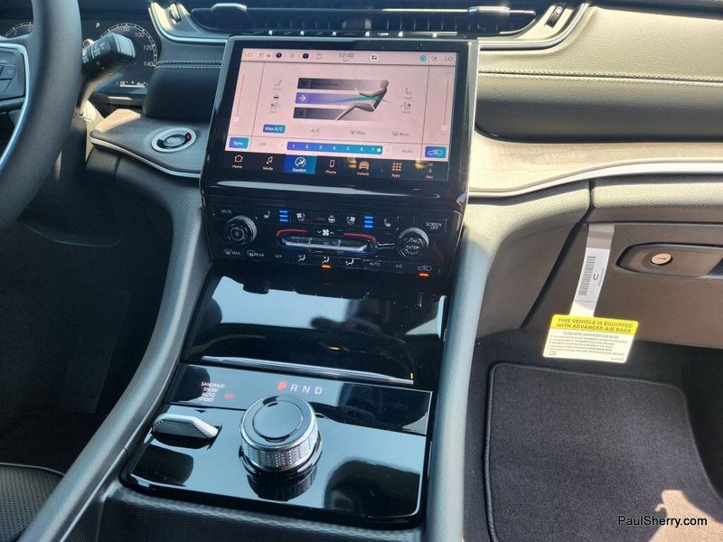 New 2025 Jeep Grand Cherokee Limited 4x4