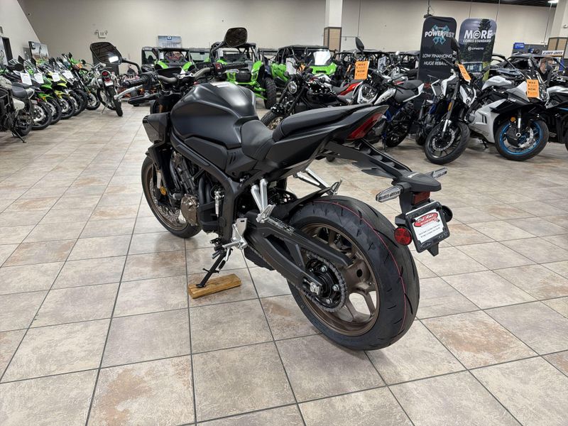 New 2026 Honda CB650R E-CLUTCH Image 15