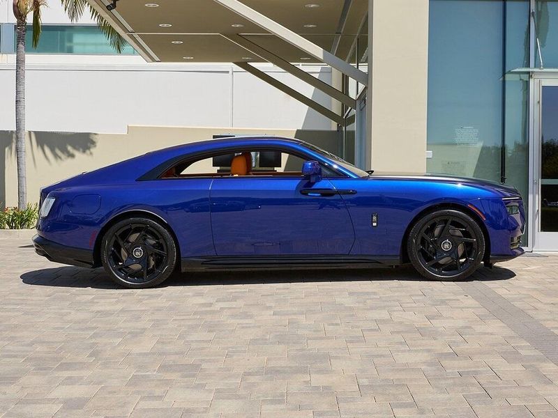 2025 Rolls-Royce Spectre Image 9