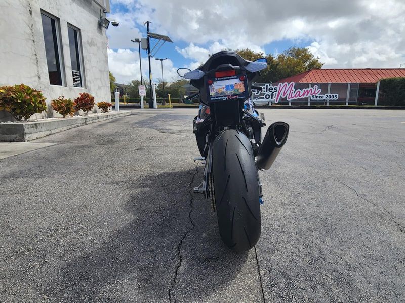 2026 BMW M 1000 RRImage 8