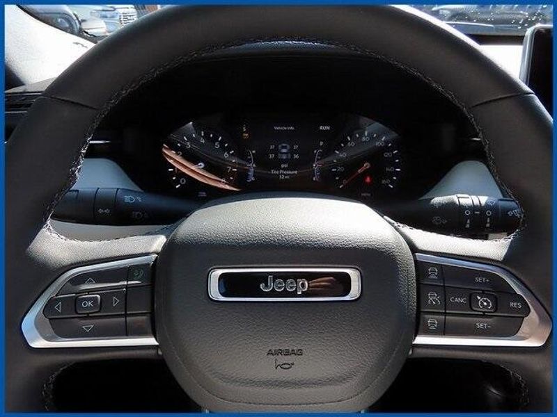 2025 Jeep Compass LimitedImage 16