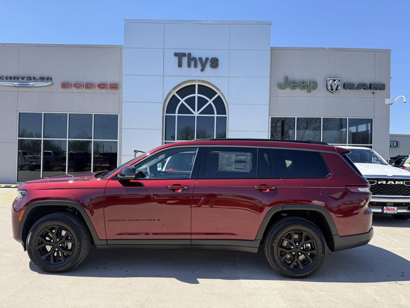 New 2026 Jeep Grand Cherokee L Laredo Altitude 4x4Image 39