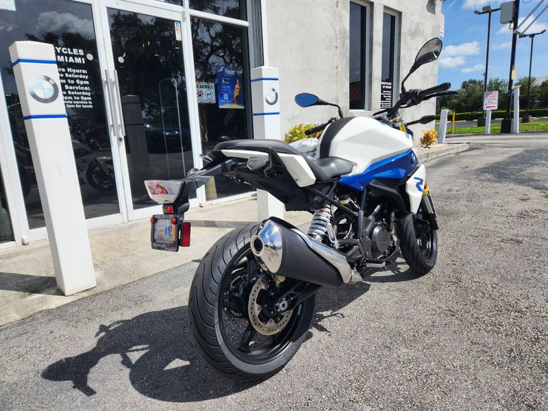 2021 BMW G 310 R  in a POLAR WHITE exterior color. BMW Motorcycles of Miami 786-845-0052 motorcyclesofmiami.com 