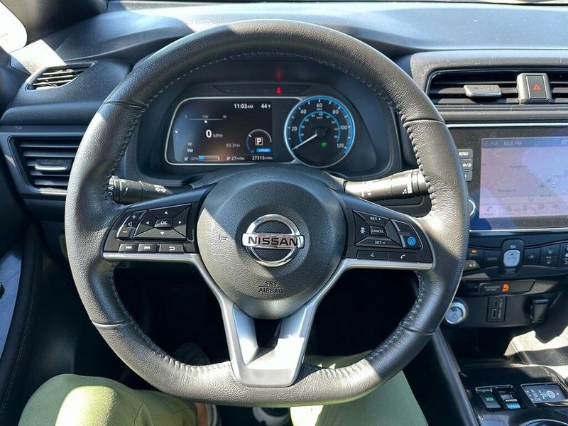 2020 Nissan Leaf SVImage 2